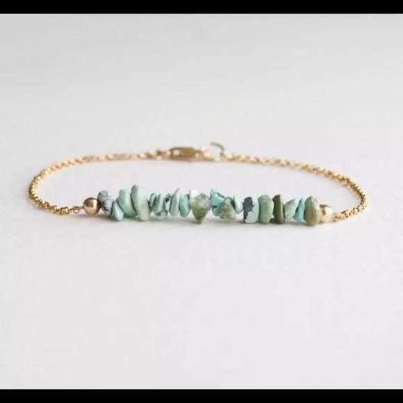 Jewelry - ✨NEW✨ Turquoise With Gold Chain Bracelet